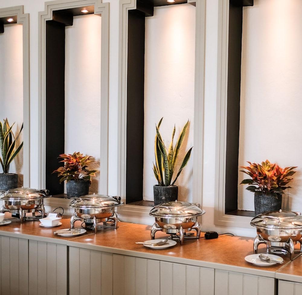 Hotel Mike Garden - Sha Extar