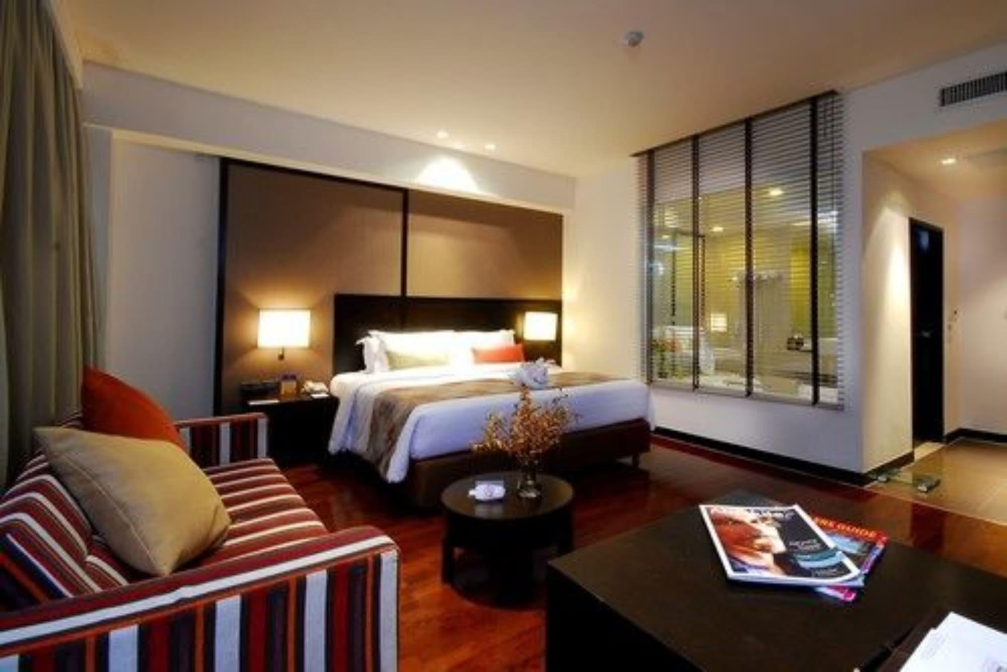Signature Hotel