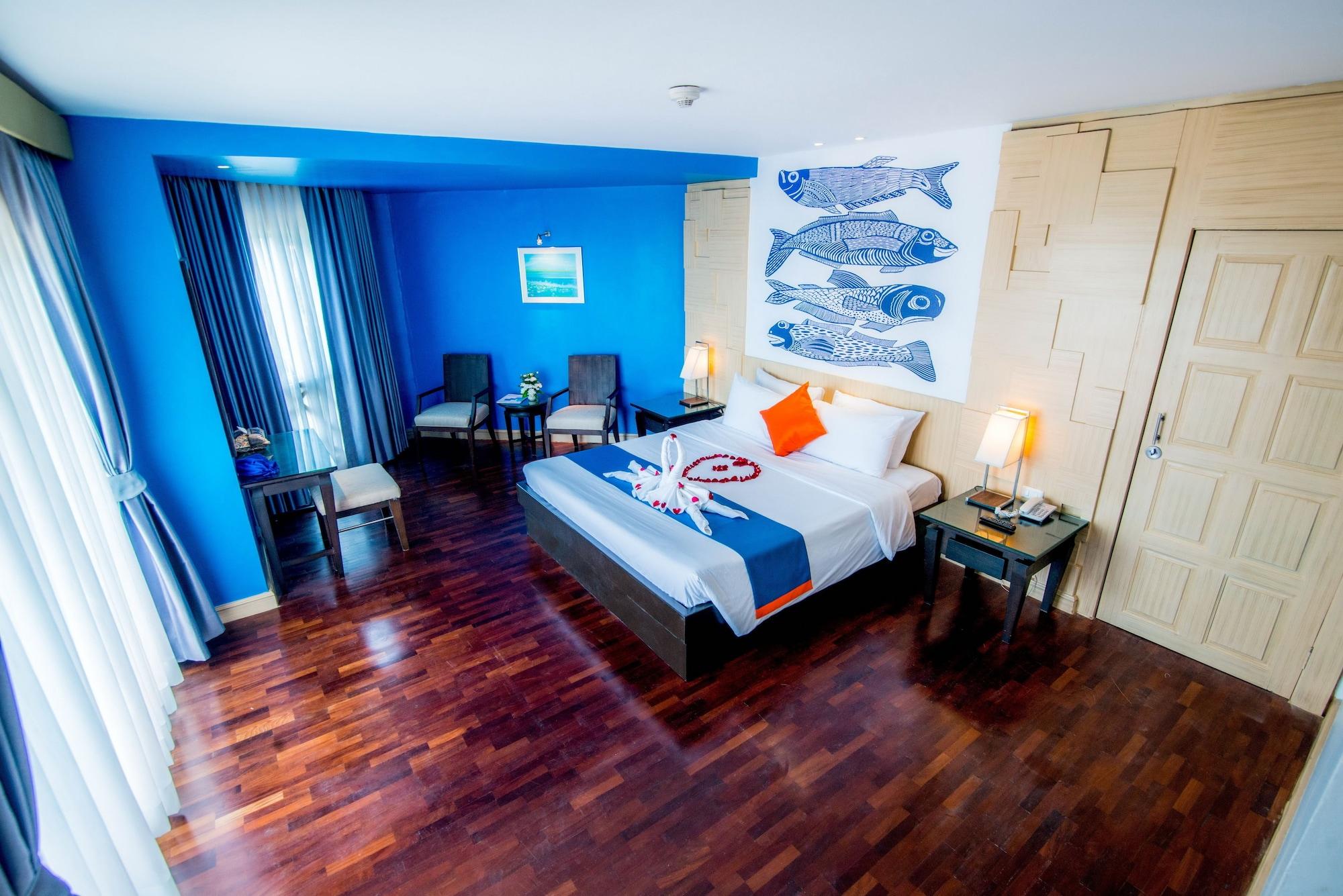 Sea Breeze Jomtien Hotel 4*