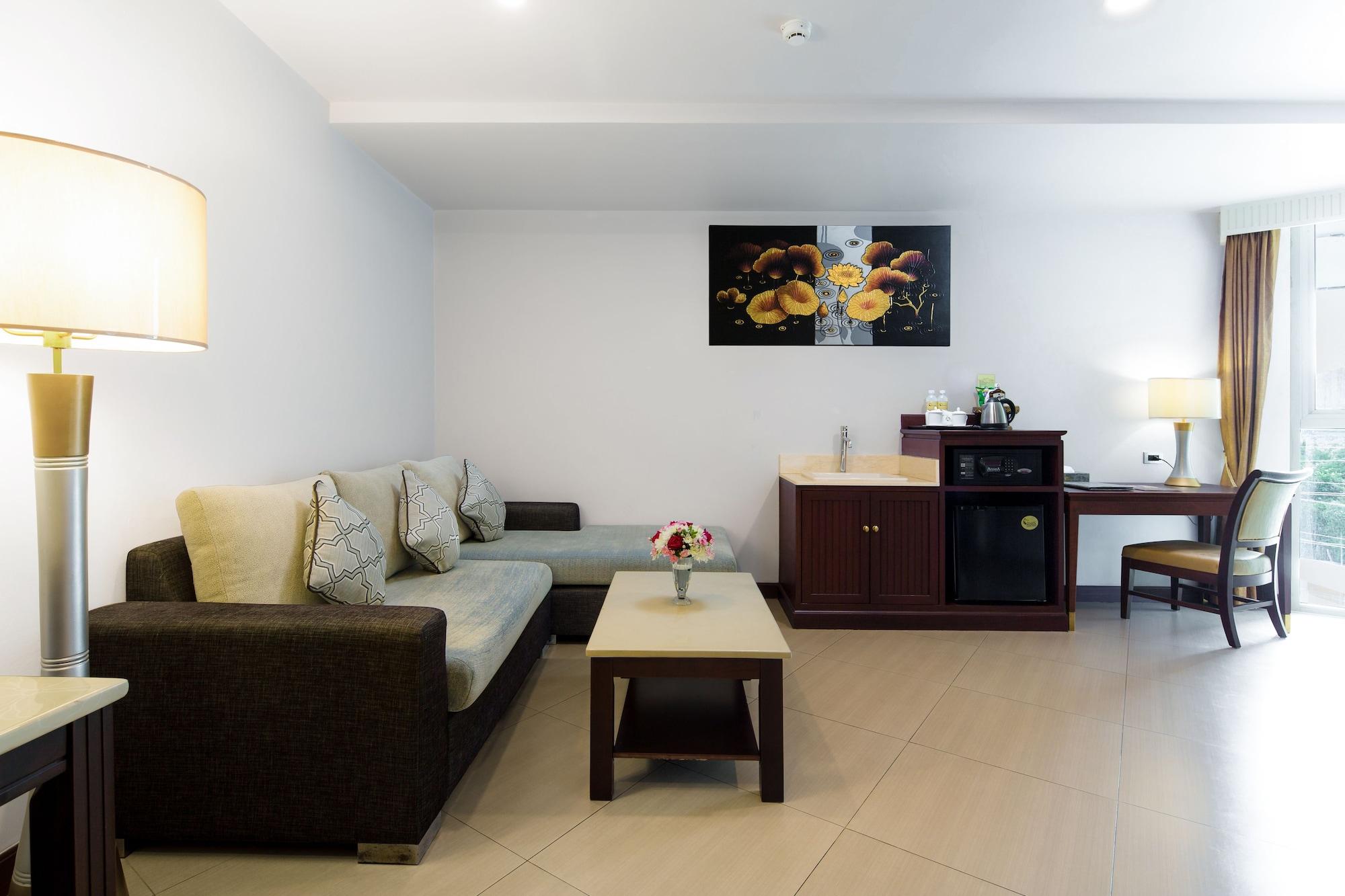 Hotel Aiyara Grand