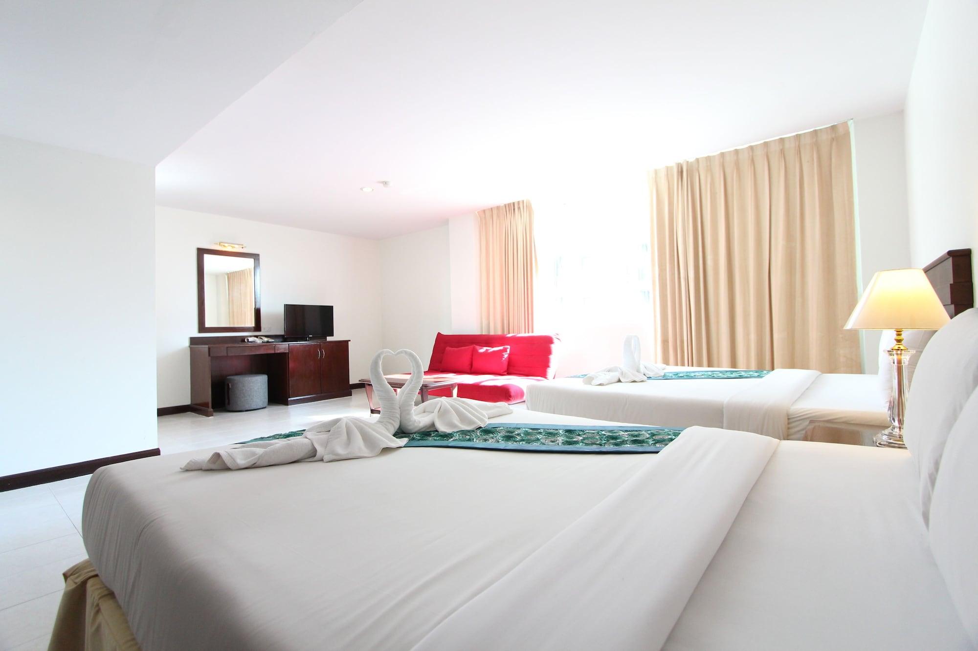 Crown Hotel 3*