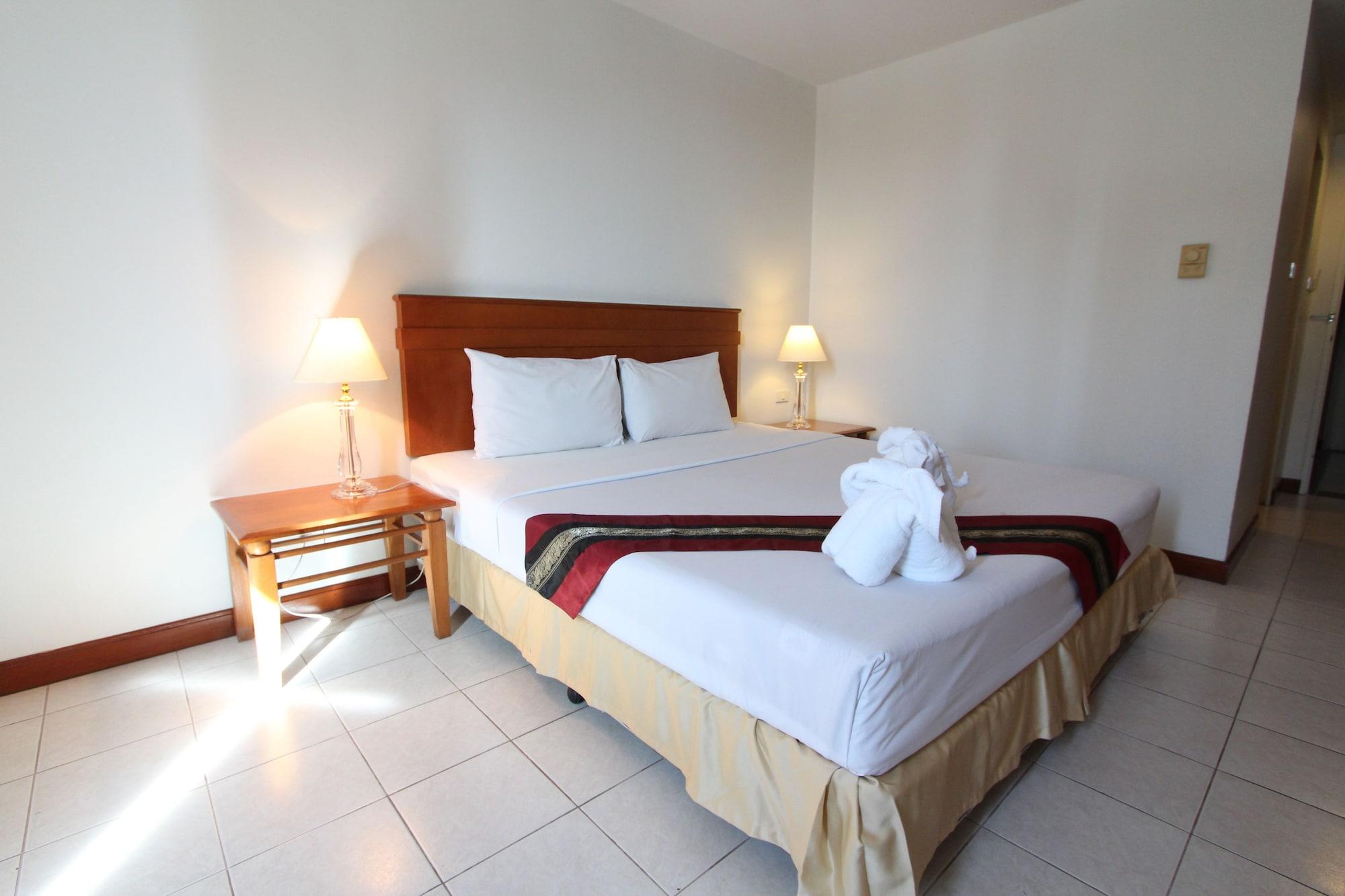 Crown Hotel 3*