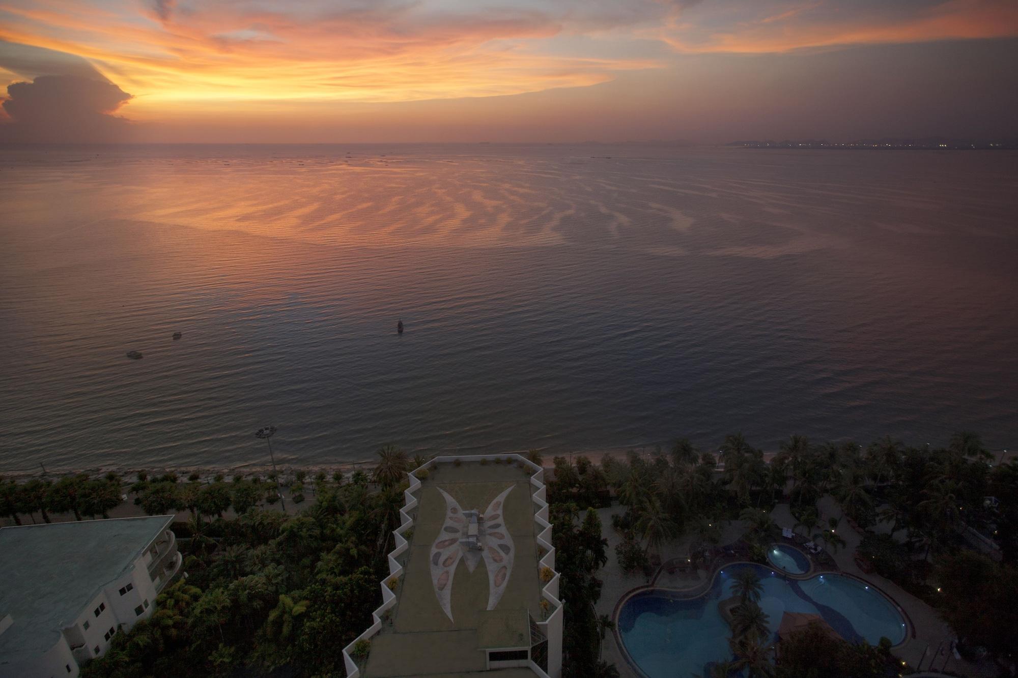 Cholchan - Sha Extra Resort Pattaya