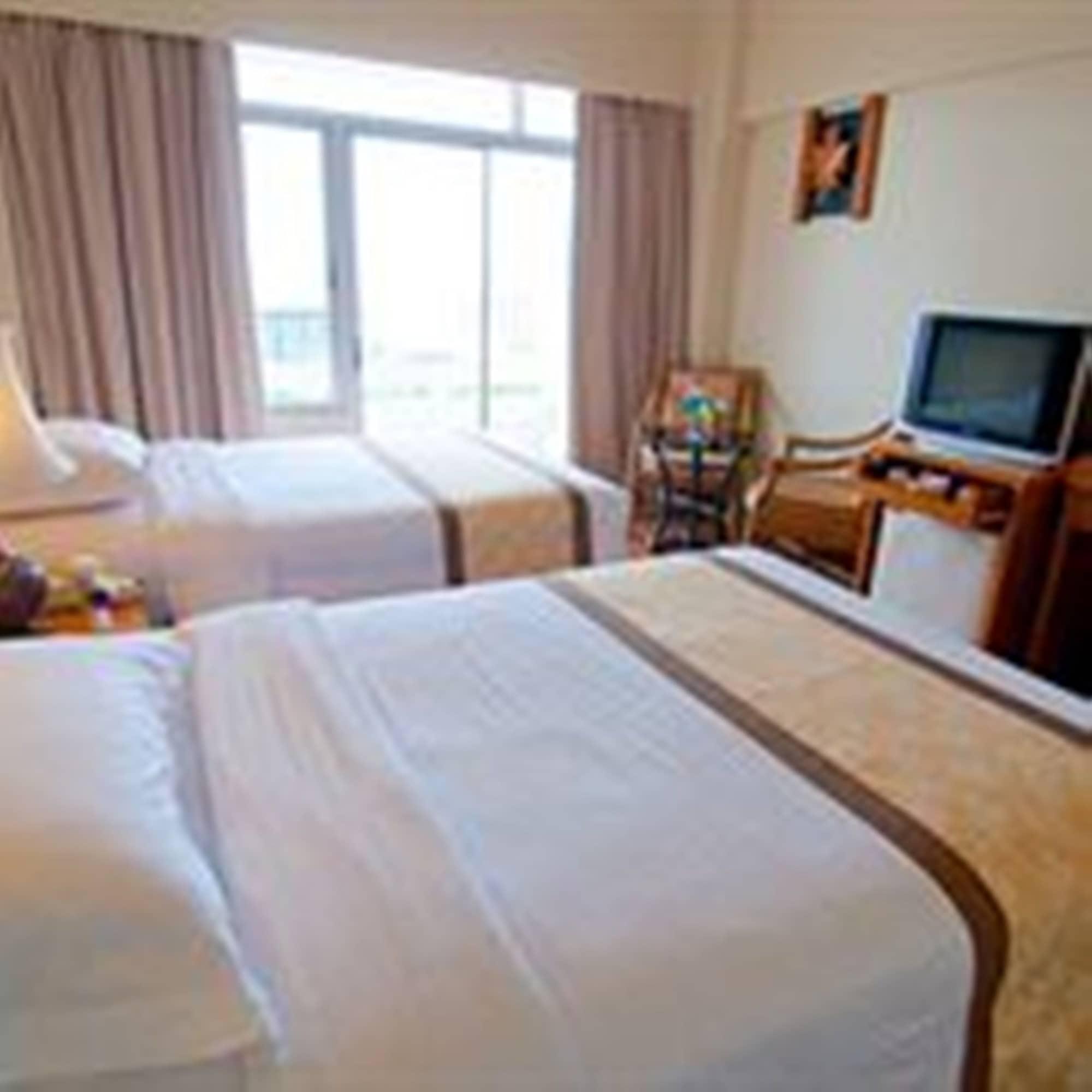 Golden Hotel 3*