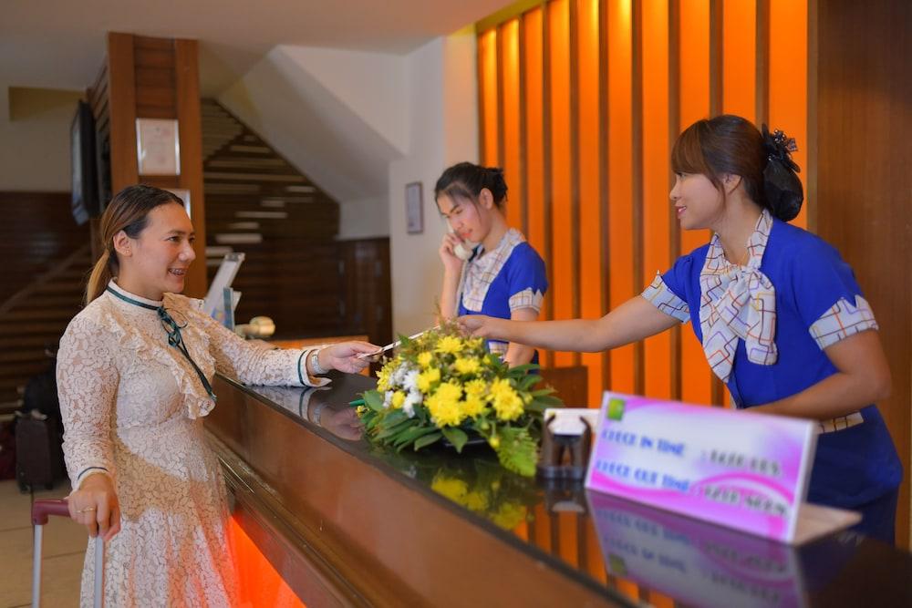 Hotel The Seasons - Sha Certified 4*
