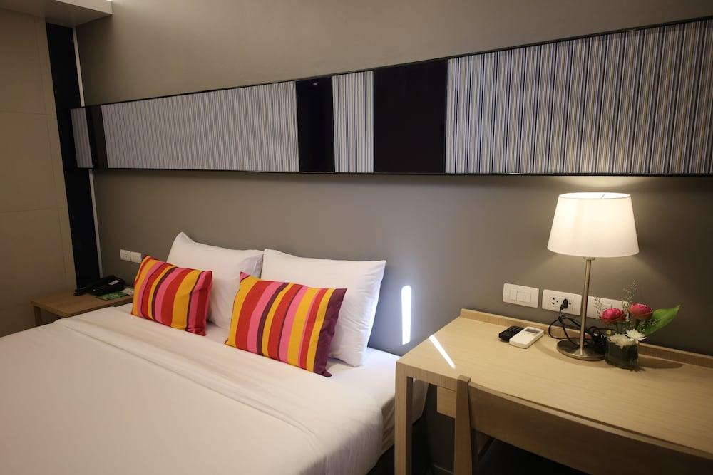 The Sun Xclusive 3*