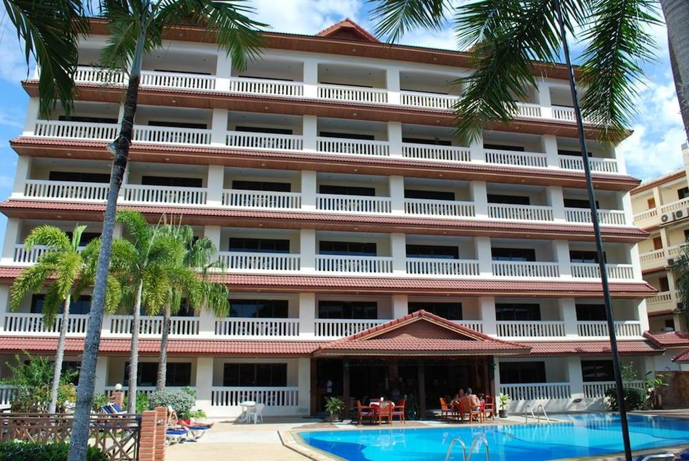 Aparthotel The Garden 3*