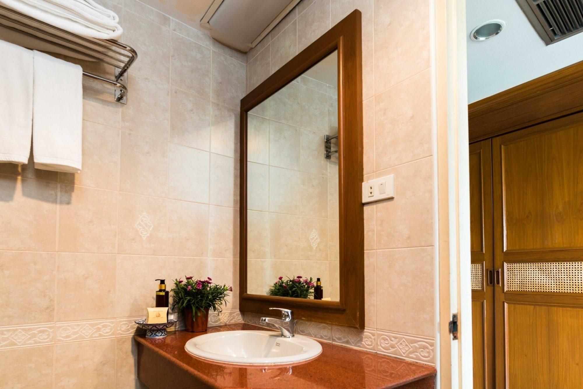 Hotel Jomtien Boathouse 3*