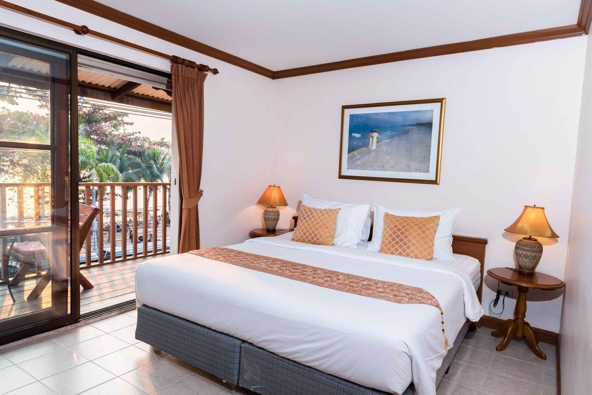 Jomtien Boathouse Hotel 3*