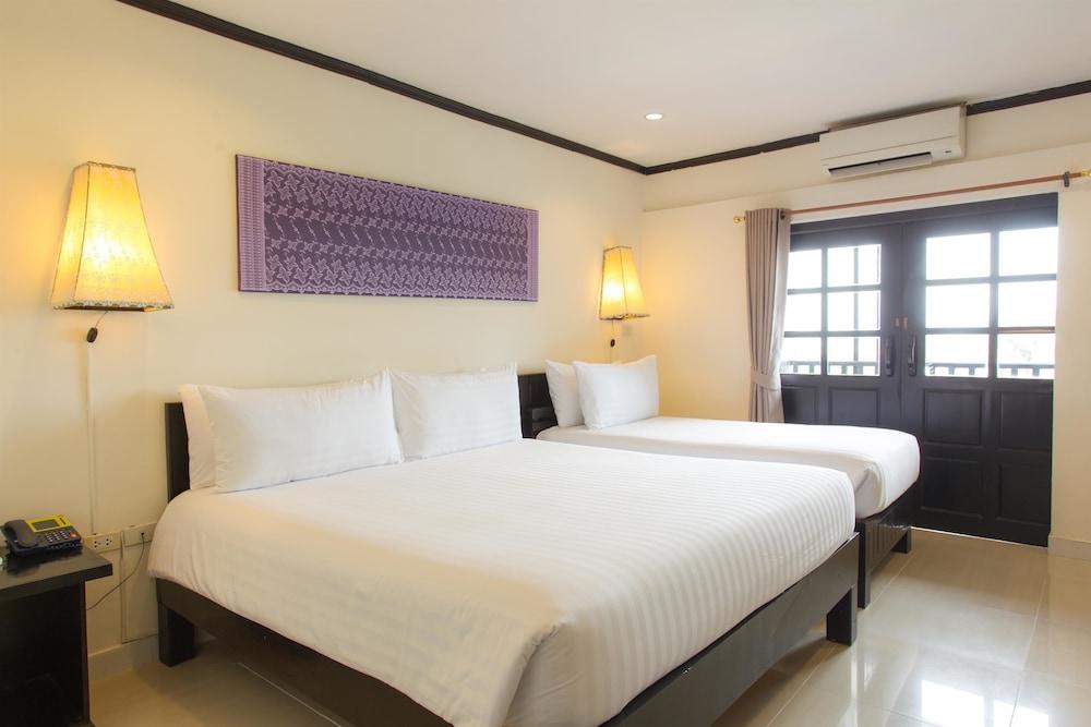 Golden Tulip Essential