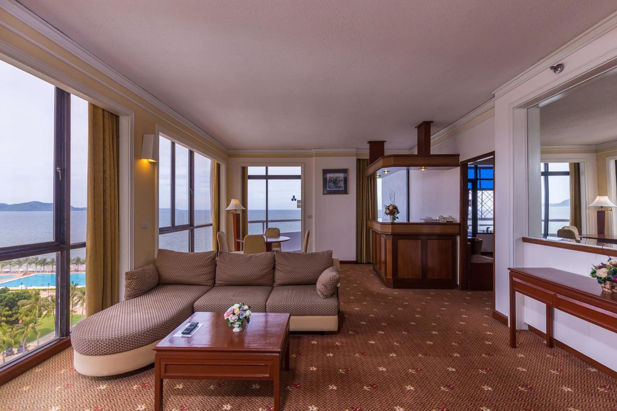 Ambassador Jomtien Ocean Wing - Sha Hotel 4*