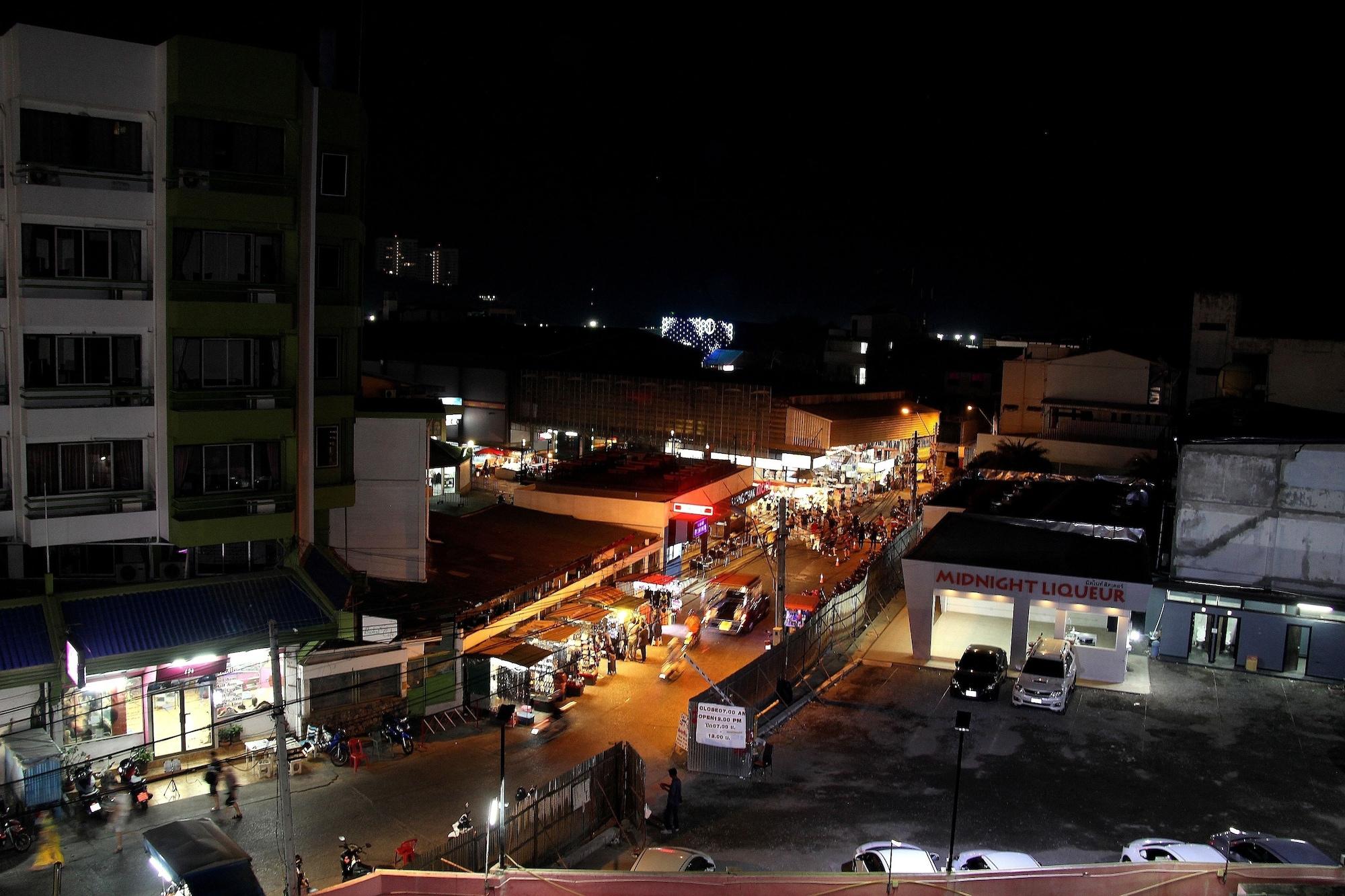 Hotel 7 Days Premium Pattaya