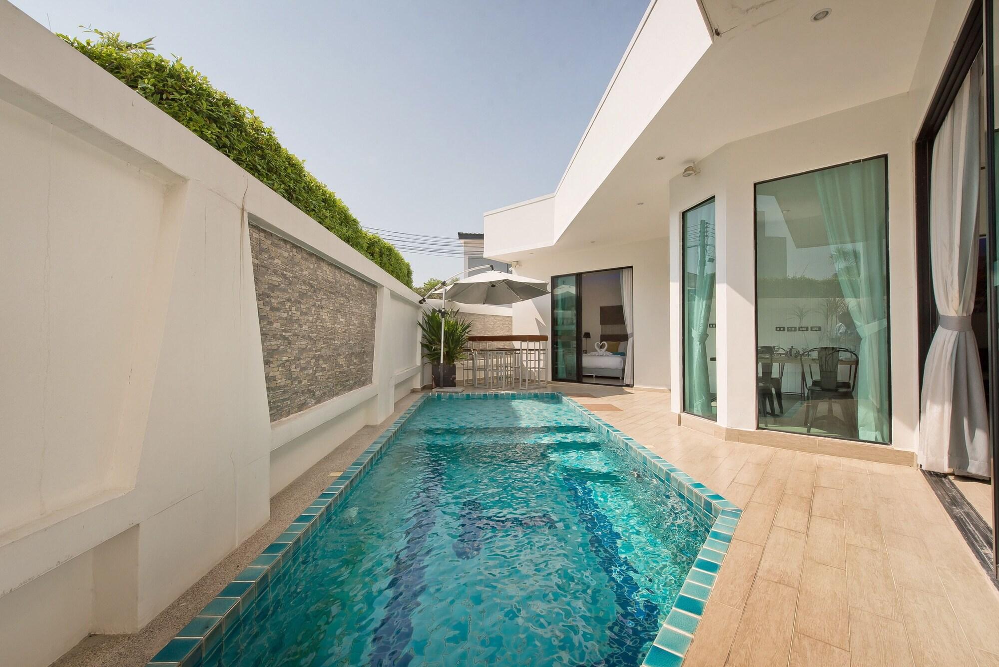 Tropicana Pool * Pattaya