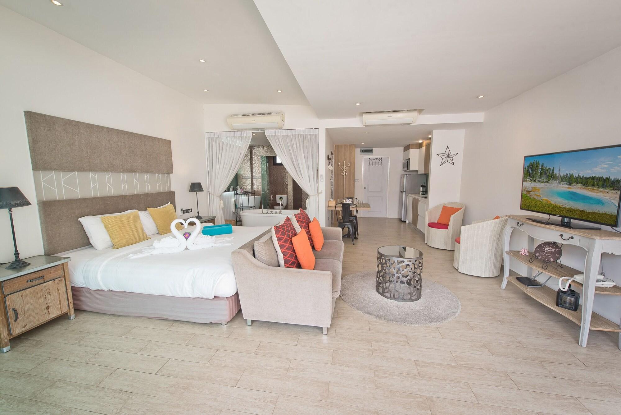 Vila Tropicana Pool Pattaya