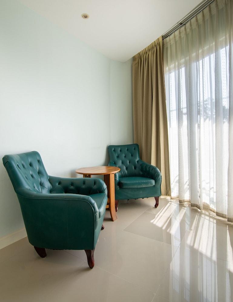 Royal View Hotel 4*