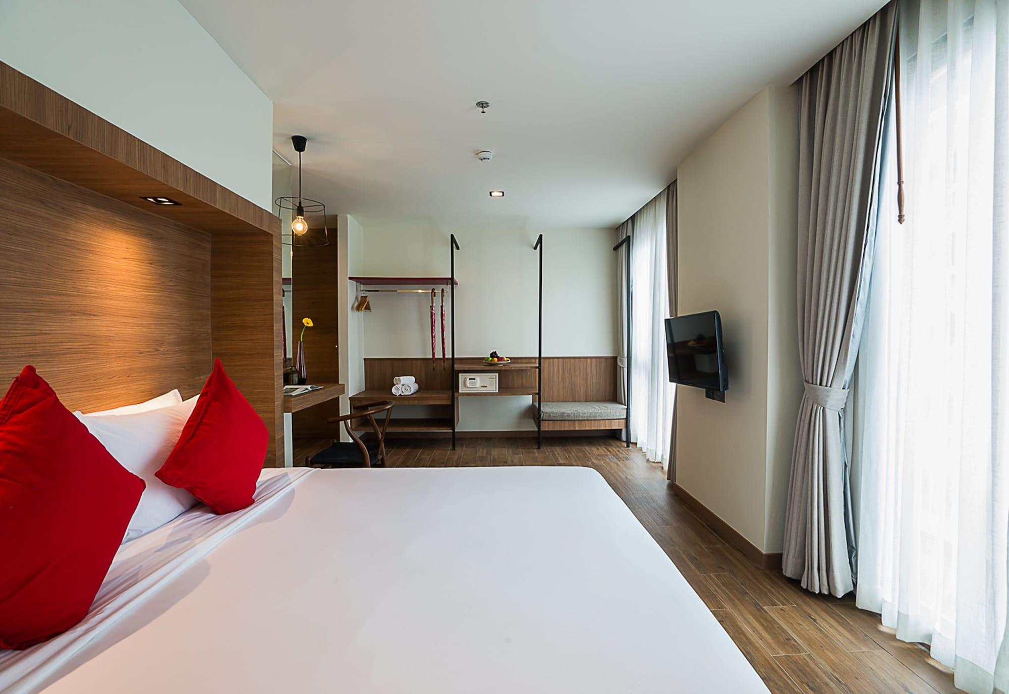 Sunshine Hip Hotel