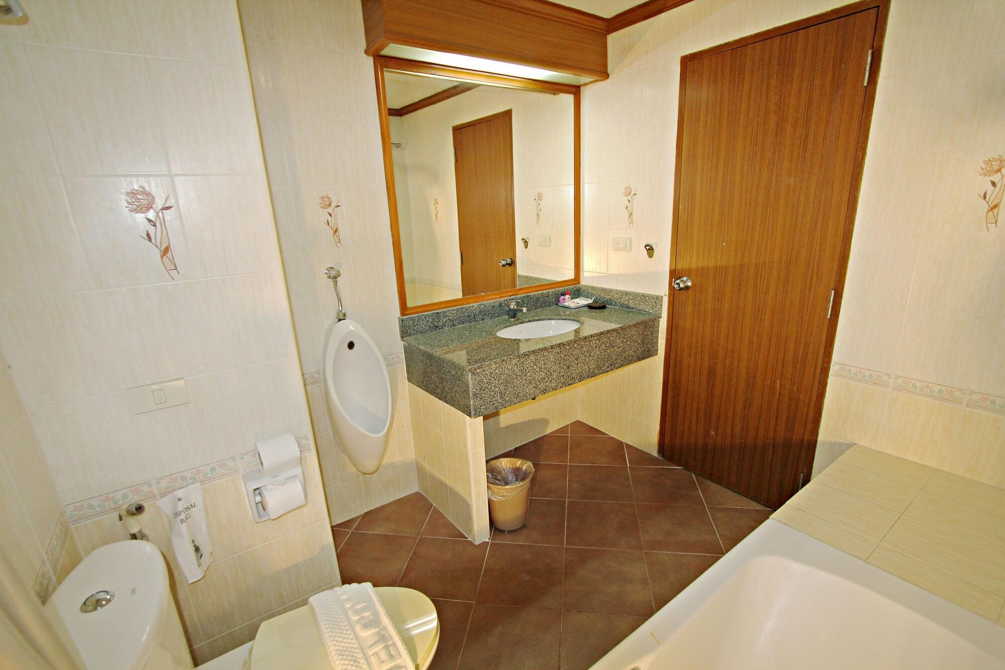 Lek Hotel Pattaya