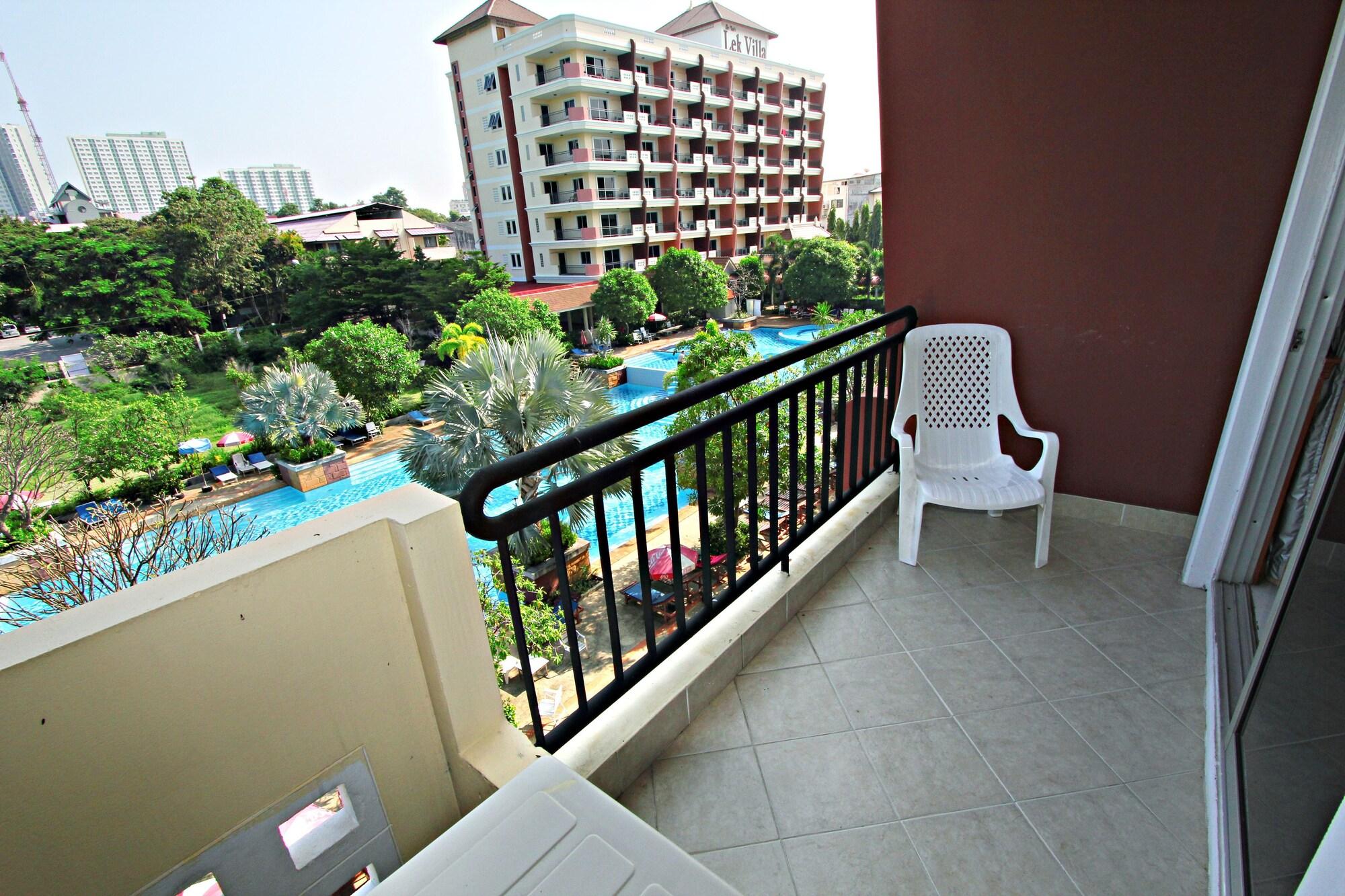 Lek Hotel