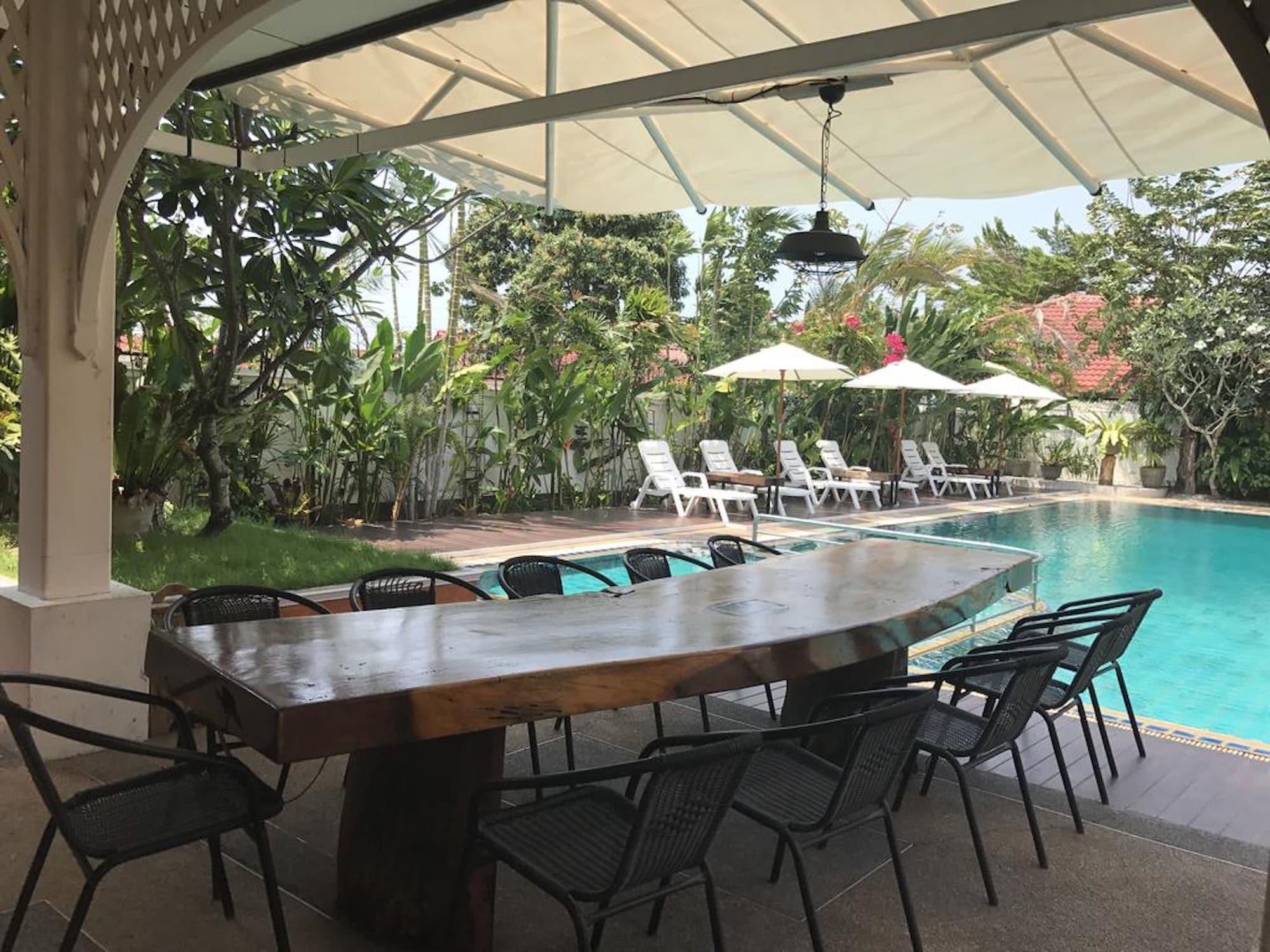 Guest house Heaven Hill Pool 3*