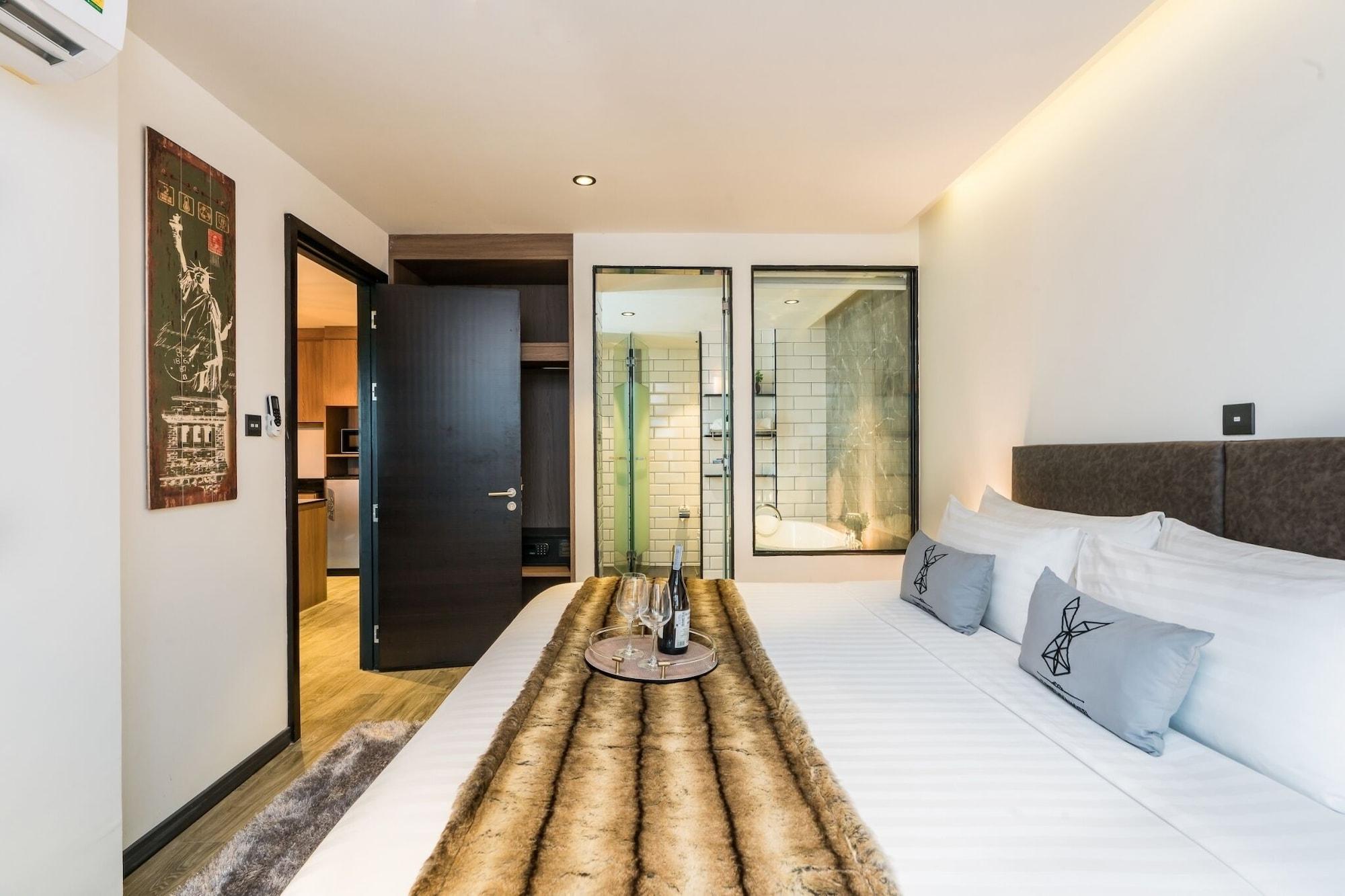Hotel T