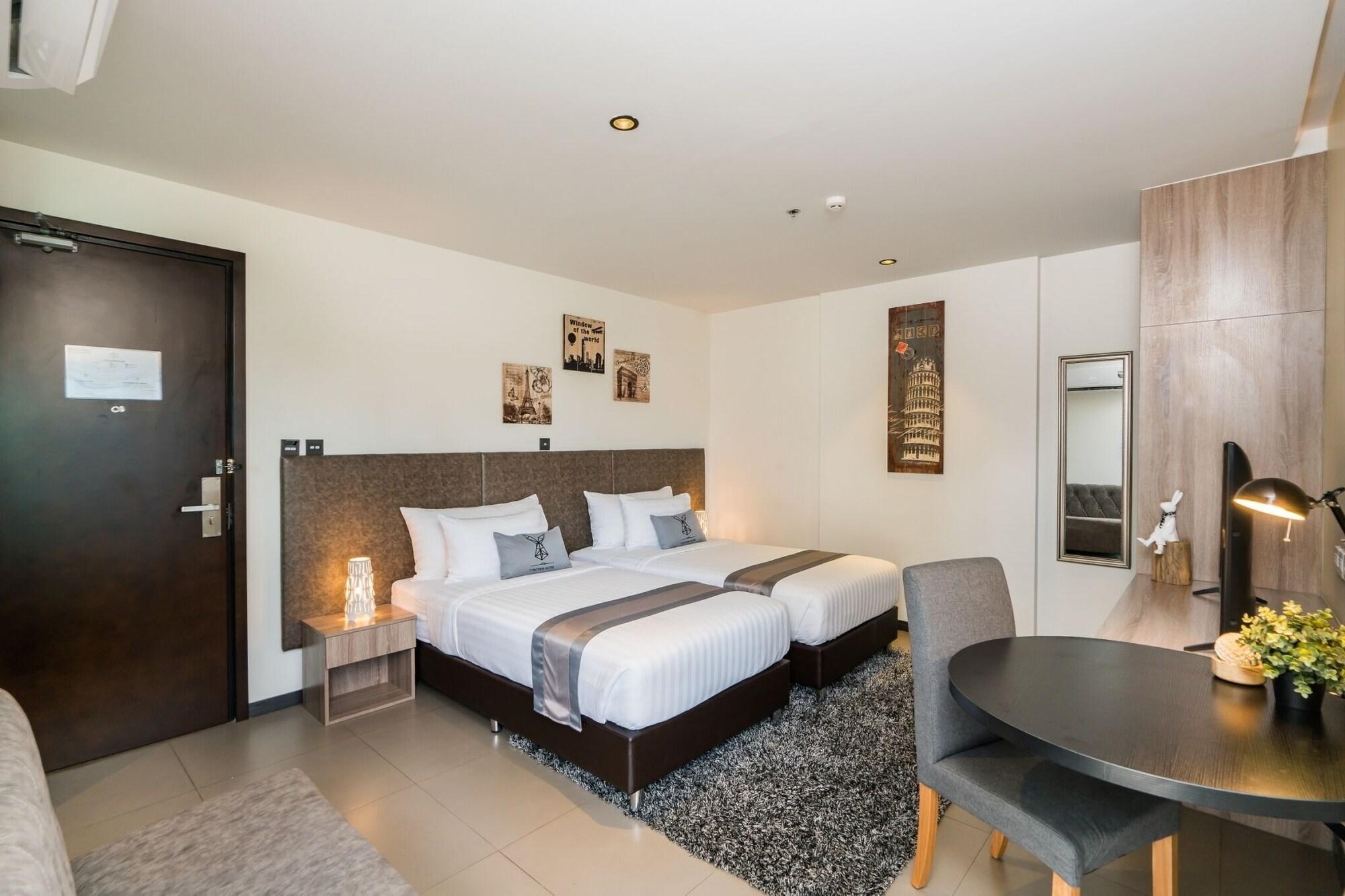 T Hotel 3*
