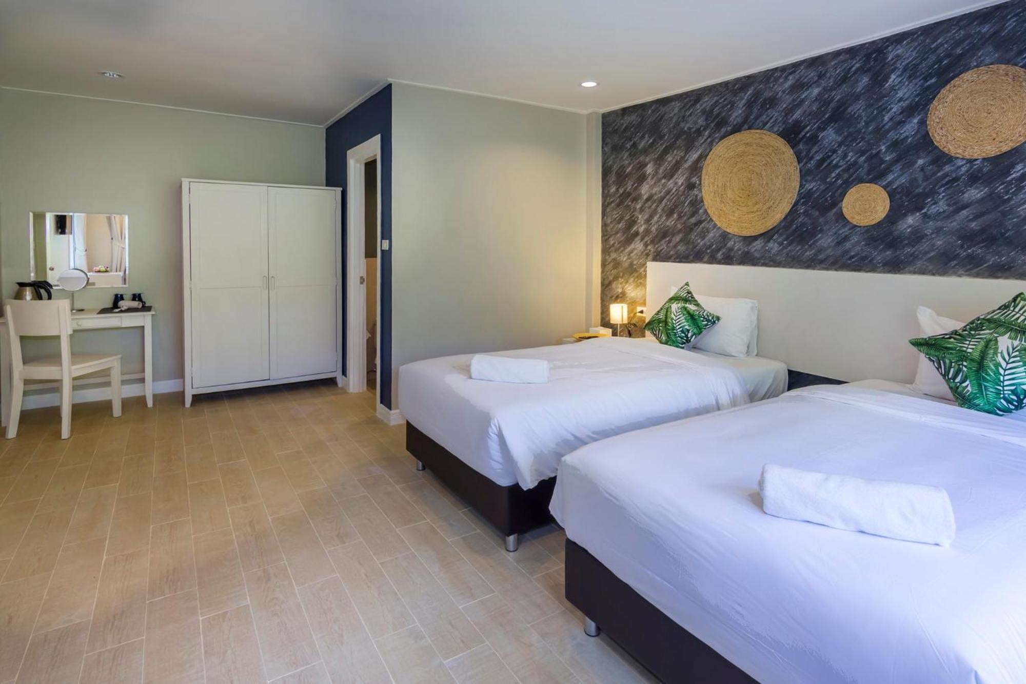 Hotel Let's Hyde & - Pool 4*