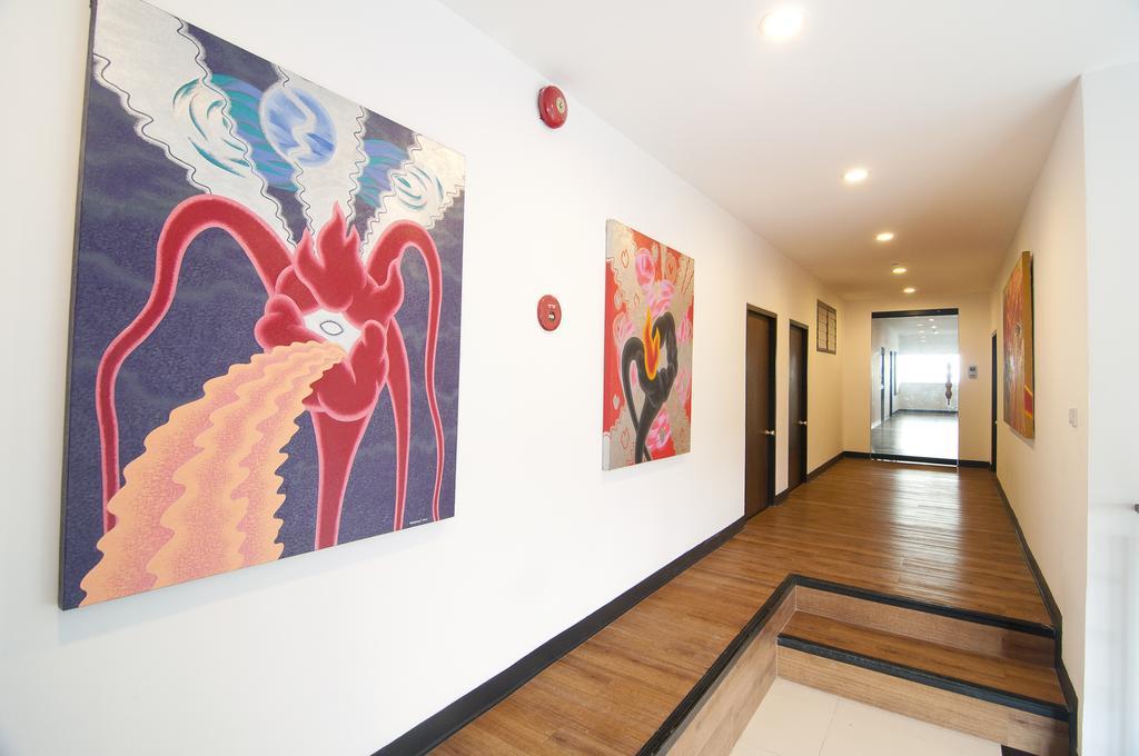 Le Vernissage Hotel