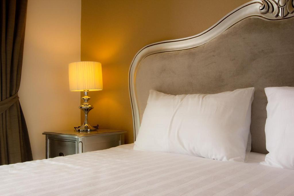 Lk Grand Living Place Hotel