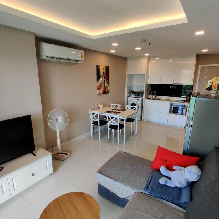 One Tower Seaview 64 Apartment Pattaya