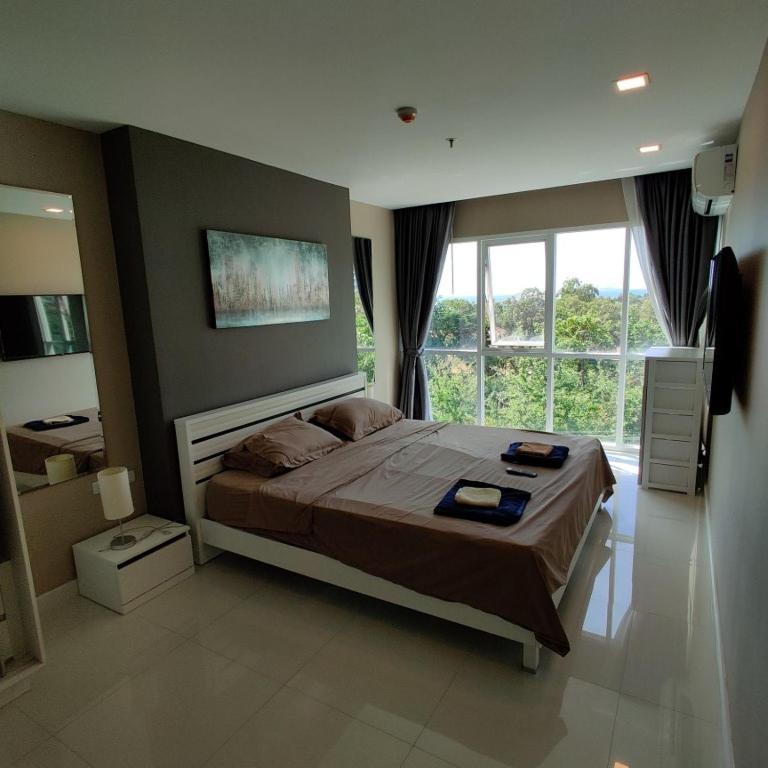 One Tower Seaview 64 *