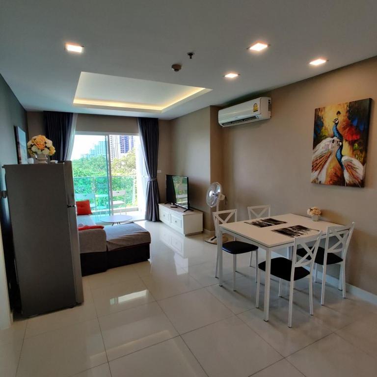 Apartment One Tower Seaview 64 Pattaya