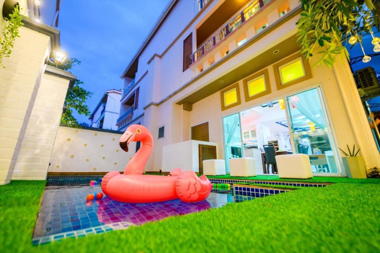 Private Swimmingpool Townhome With 4 Bed/4bath Pattaya