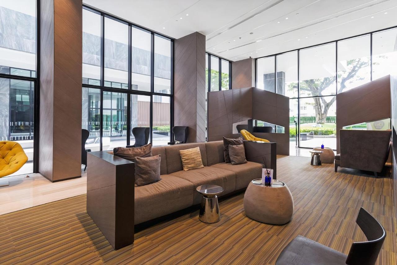 The Base - A Luxury By Peter *