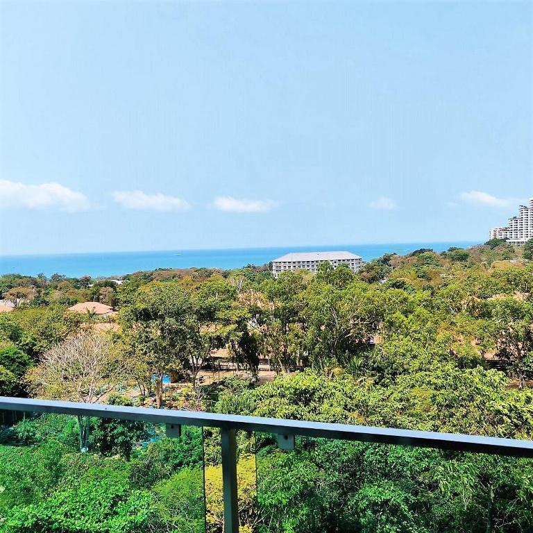 One Tower Seaview 64 Apartment *