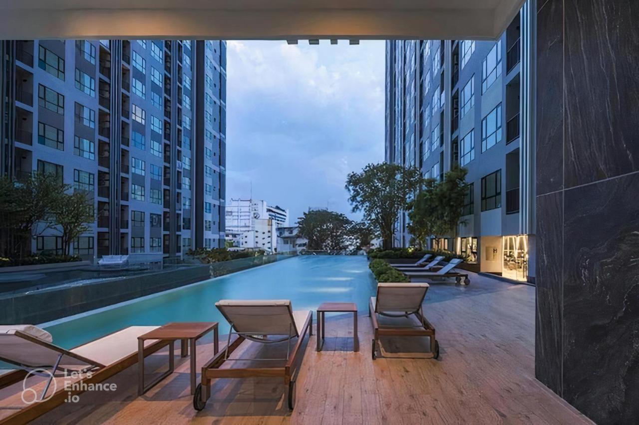The Base * Pattaya