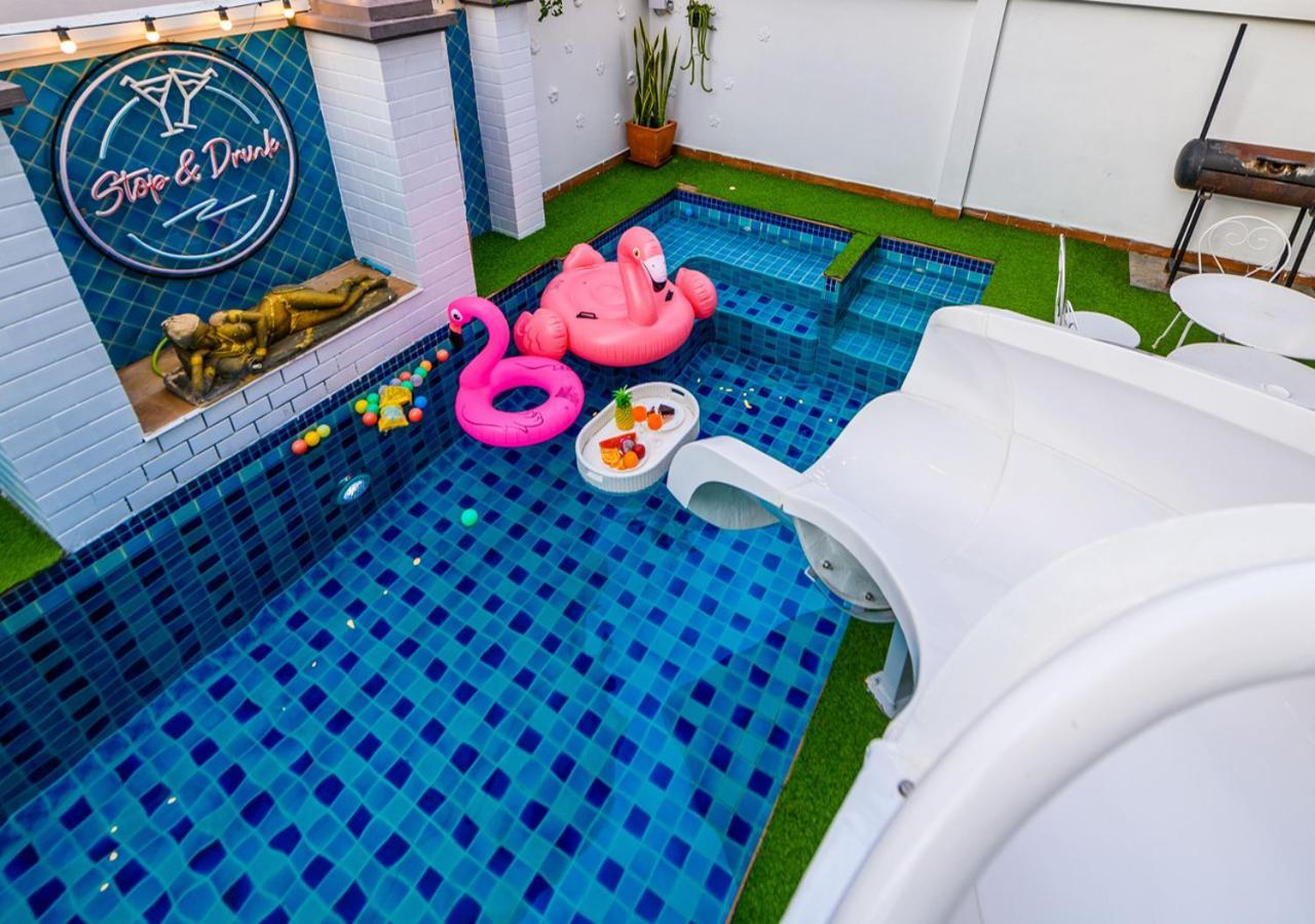 Room@gallery Pool *