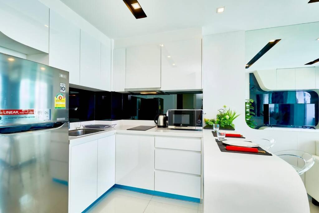Center By Tech Apartment