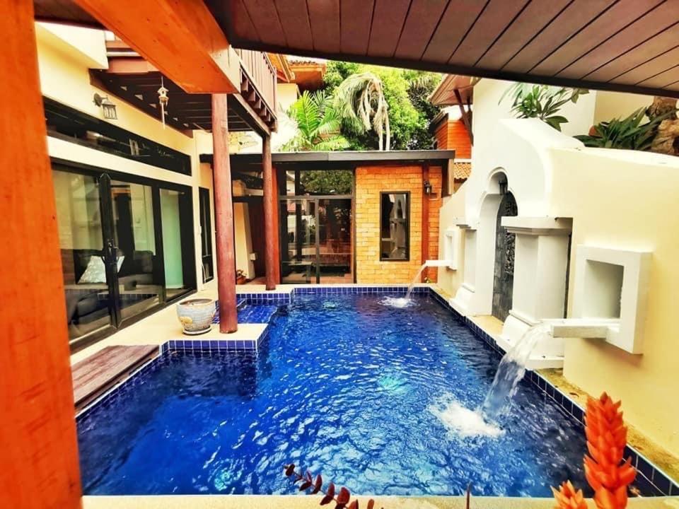Villa Peacock Party Pool Pattaya