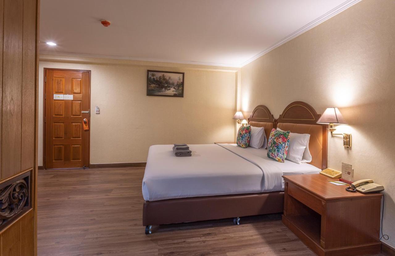 Sabai Hotel 3*