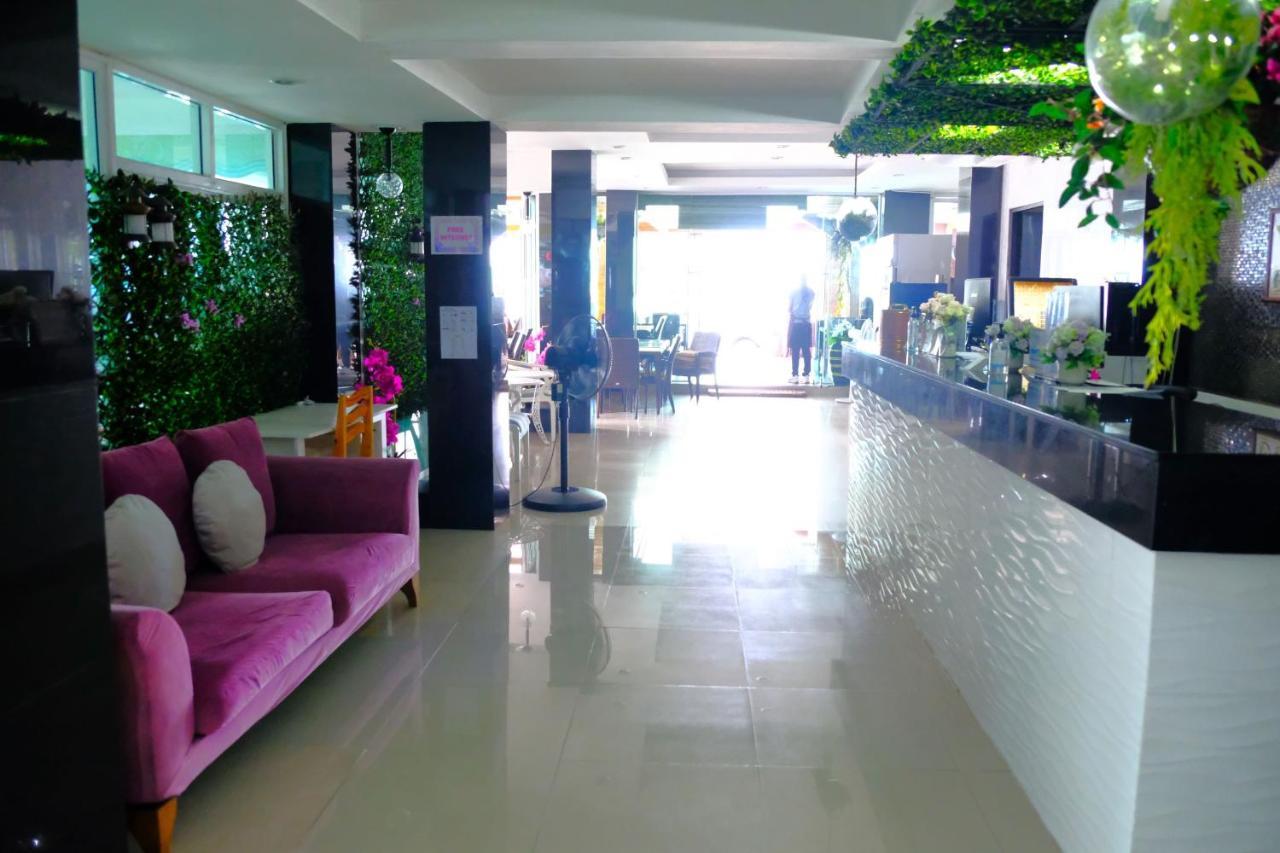 The Front Resort,