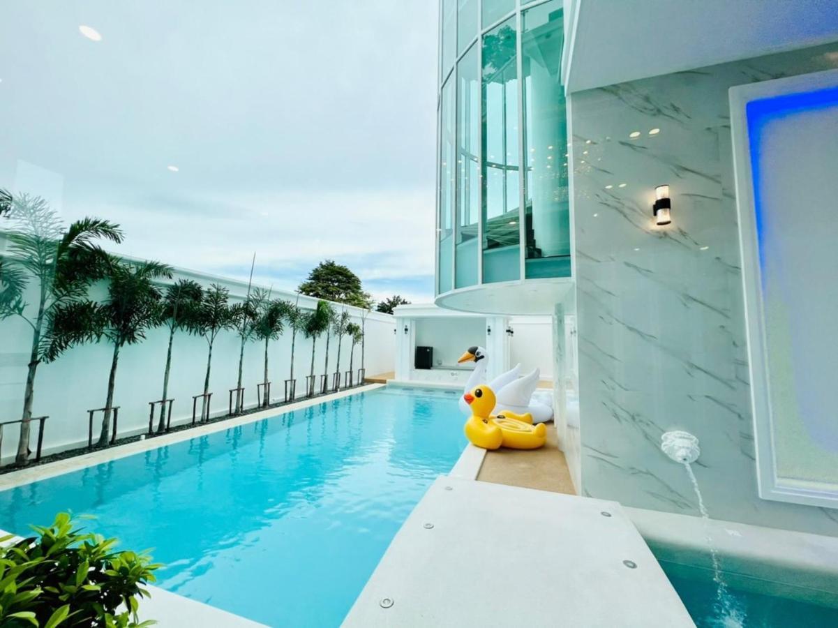 Villa Elysium Pool Pattaya