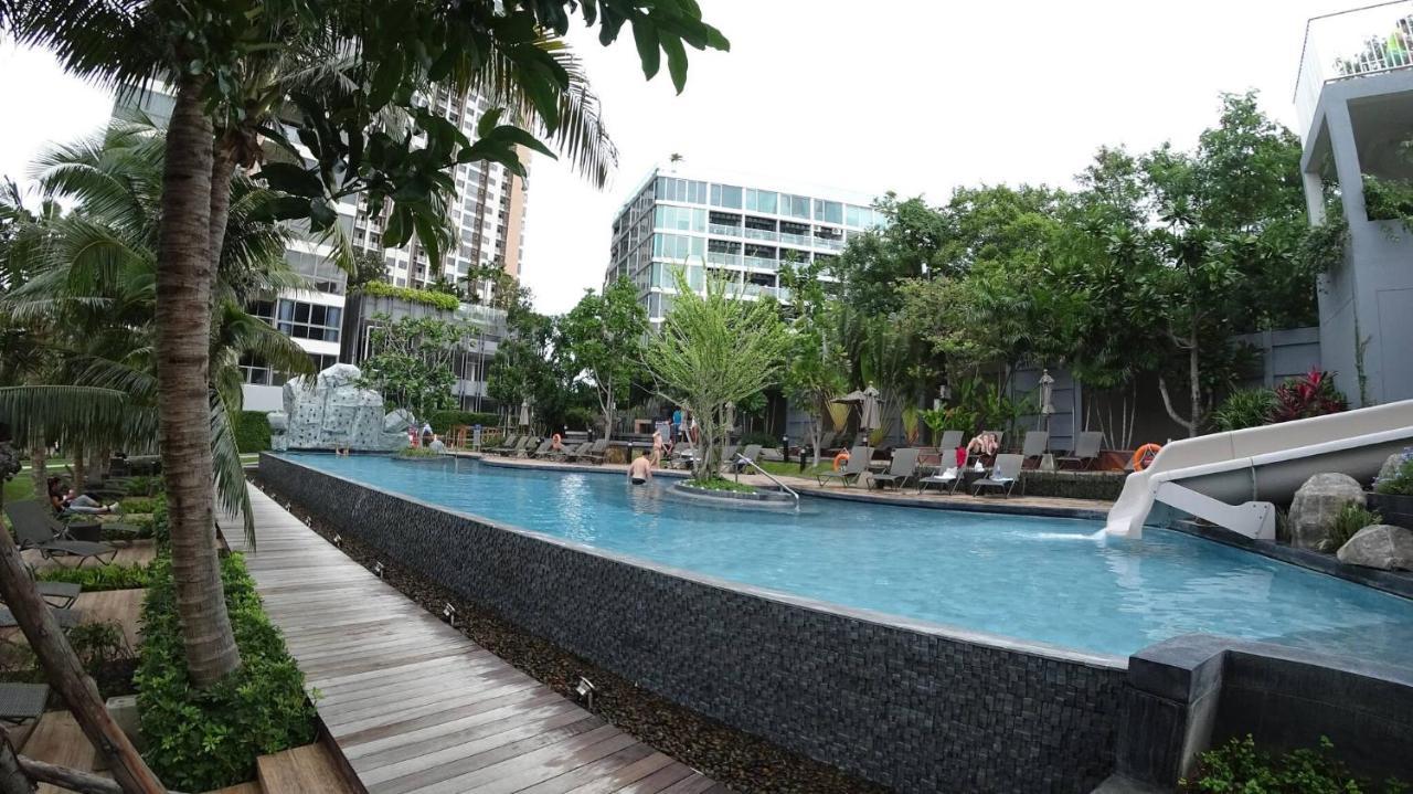 100 Great Bay Seaview 30th Floor 1br1bth *