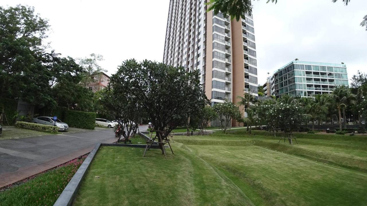 100 Great Bay Seaview 30th Floor 1br1bth *