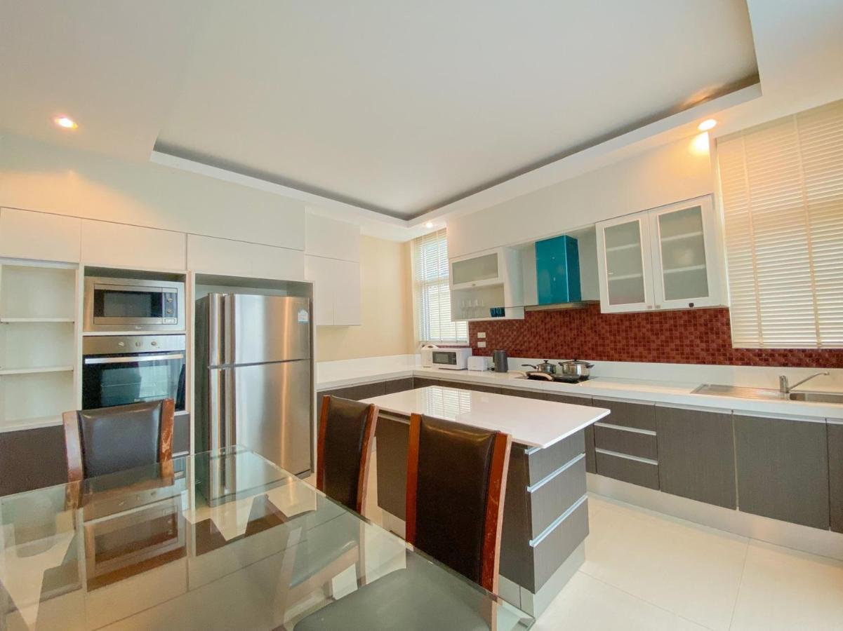 Twenty Two Pool * Pattaya