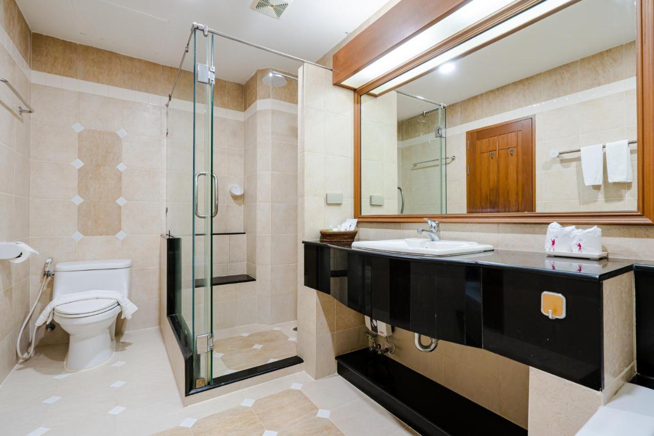 Whitehouse Condotel Aparthotel Pattaya