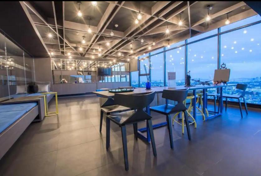 Apartment -amazing Location With Infinity Pool *