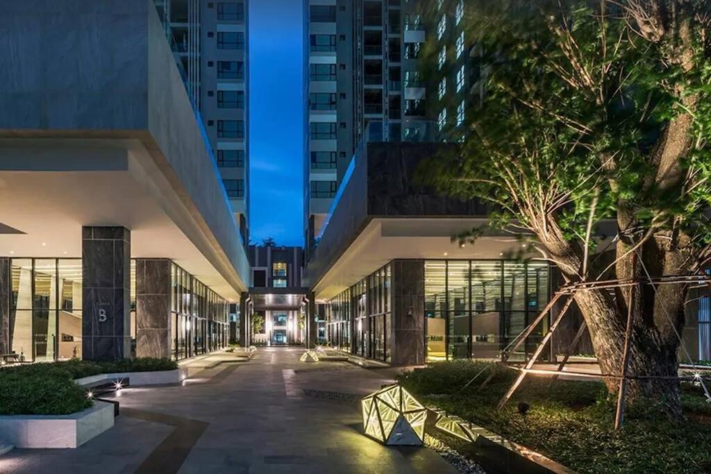 The Base Center Of Rooftop Swimming Pool Pattaya