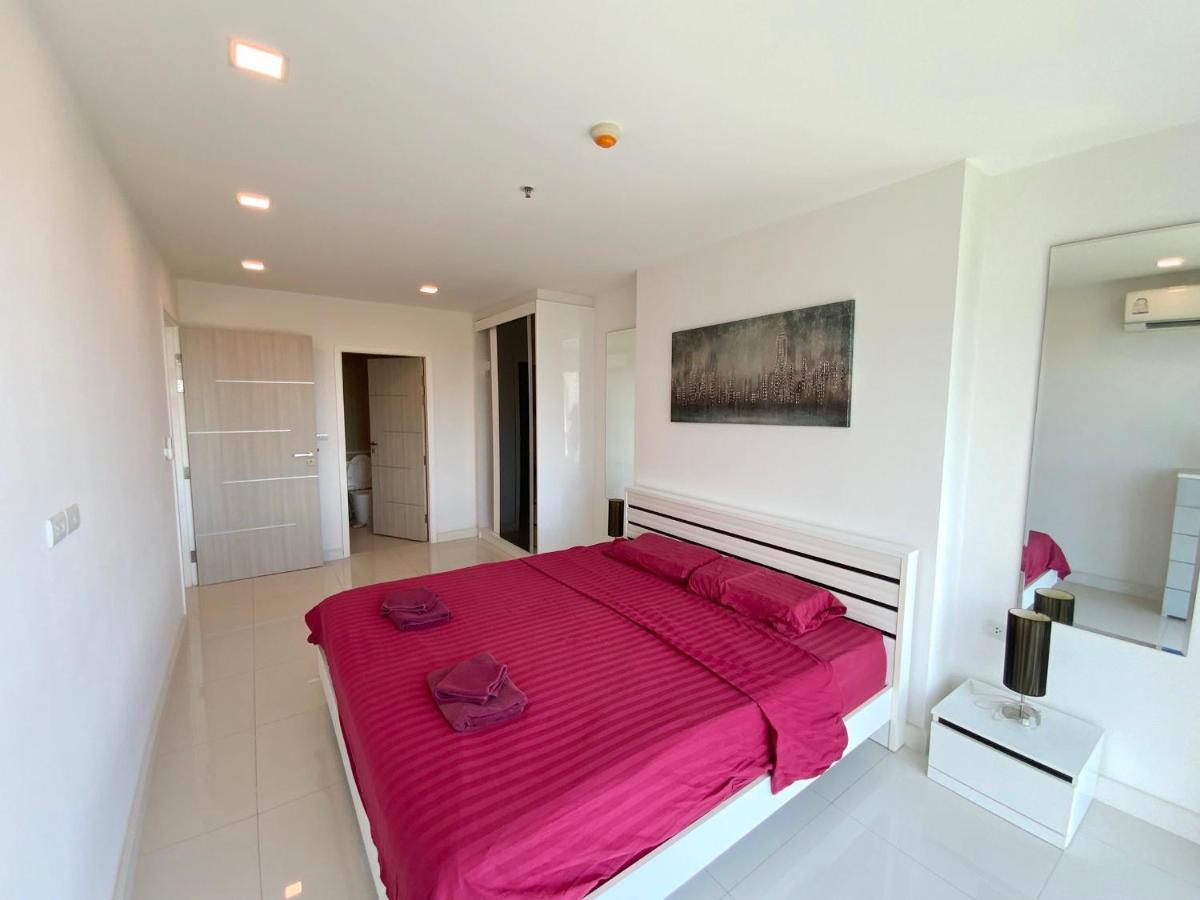 One Tower Sea View 104 Apartment