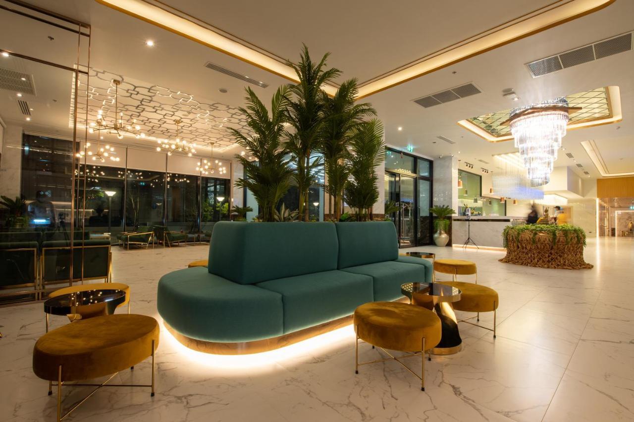 Discovery - Sha Extra 4*