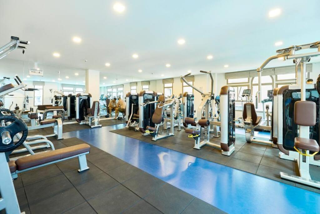 Exclusive Arcadia - Amazing Pools & Gardens, Gym, Sauna, Waterfalls, Jacuzzi, Fast Internet Apartment *
